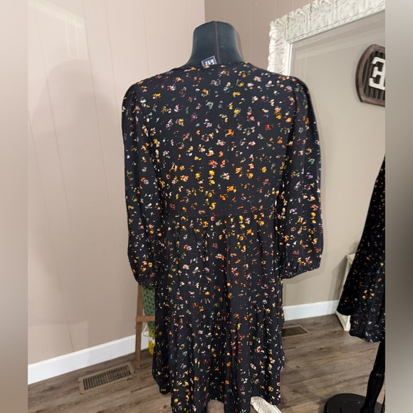 GAP • Black Floral Trapeze Dress - Picture 11 of 13